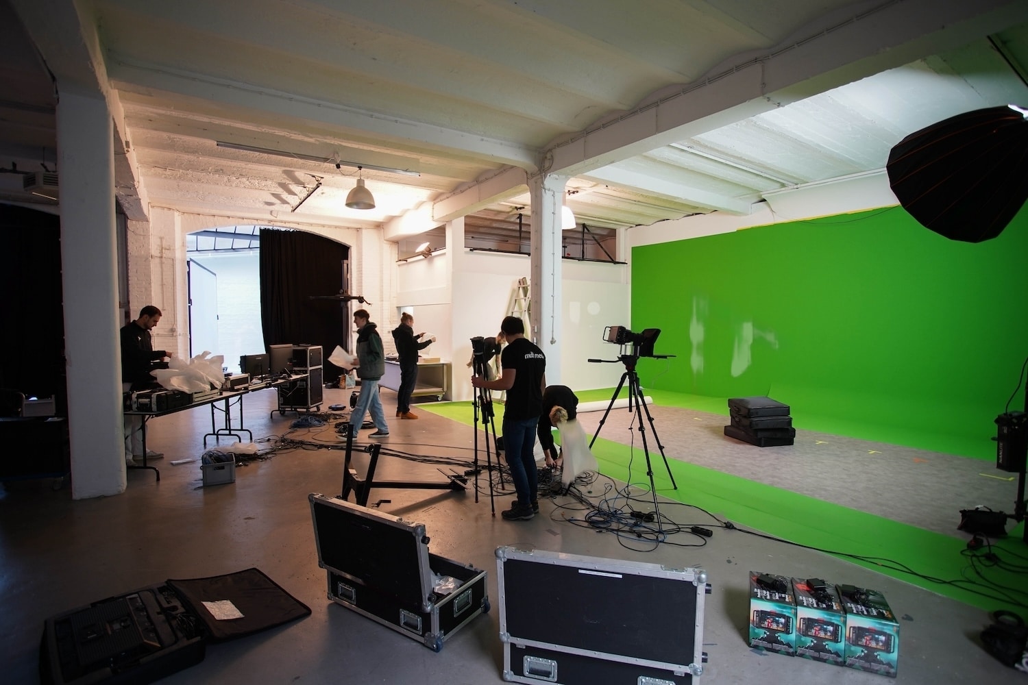 Die Vorbereitung des muthmedia Studios.